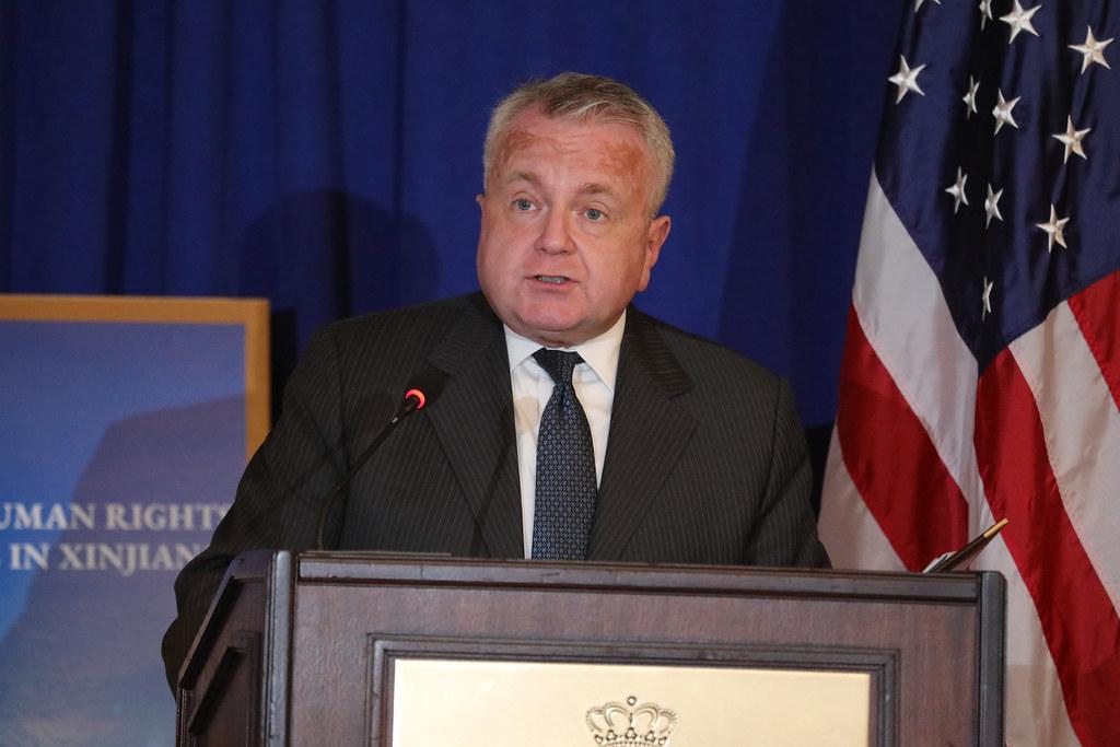 السفير الأمريكي بروسيا: موسكو أدخلت أصولا جوية متقدمة إلى ليبيا منتهكة عقوبات الأمم المتحدة